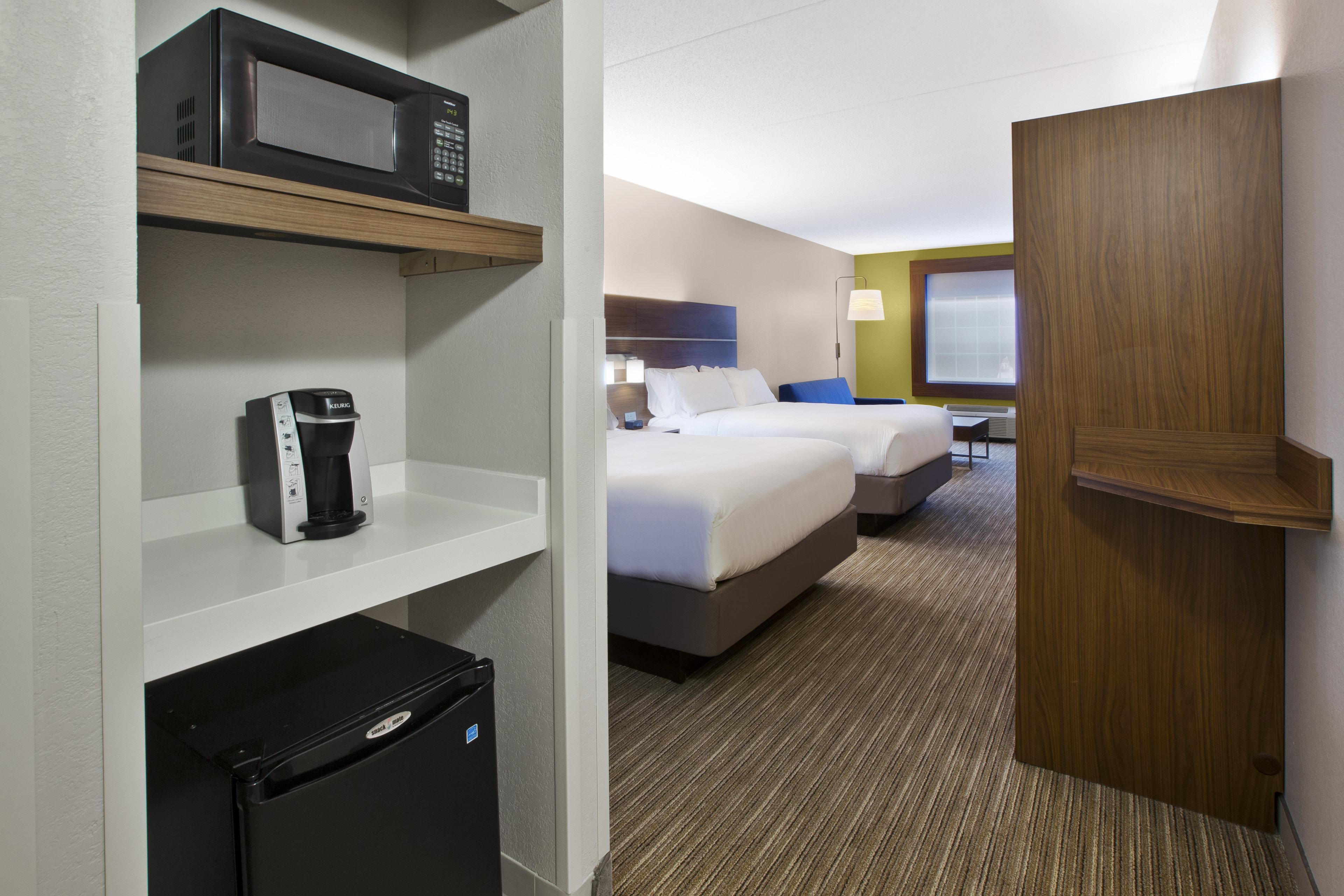 Holiday Inn Express Hotel & Suites Manchester Conference Center By Ihg Экстерьер фото