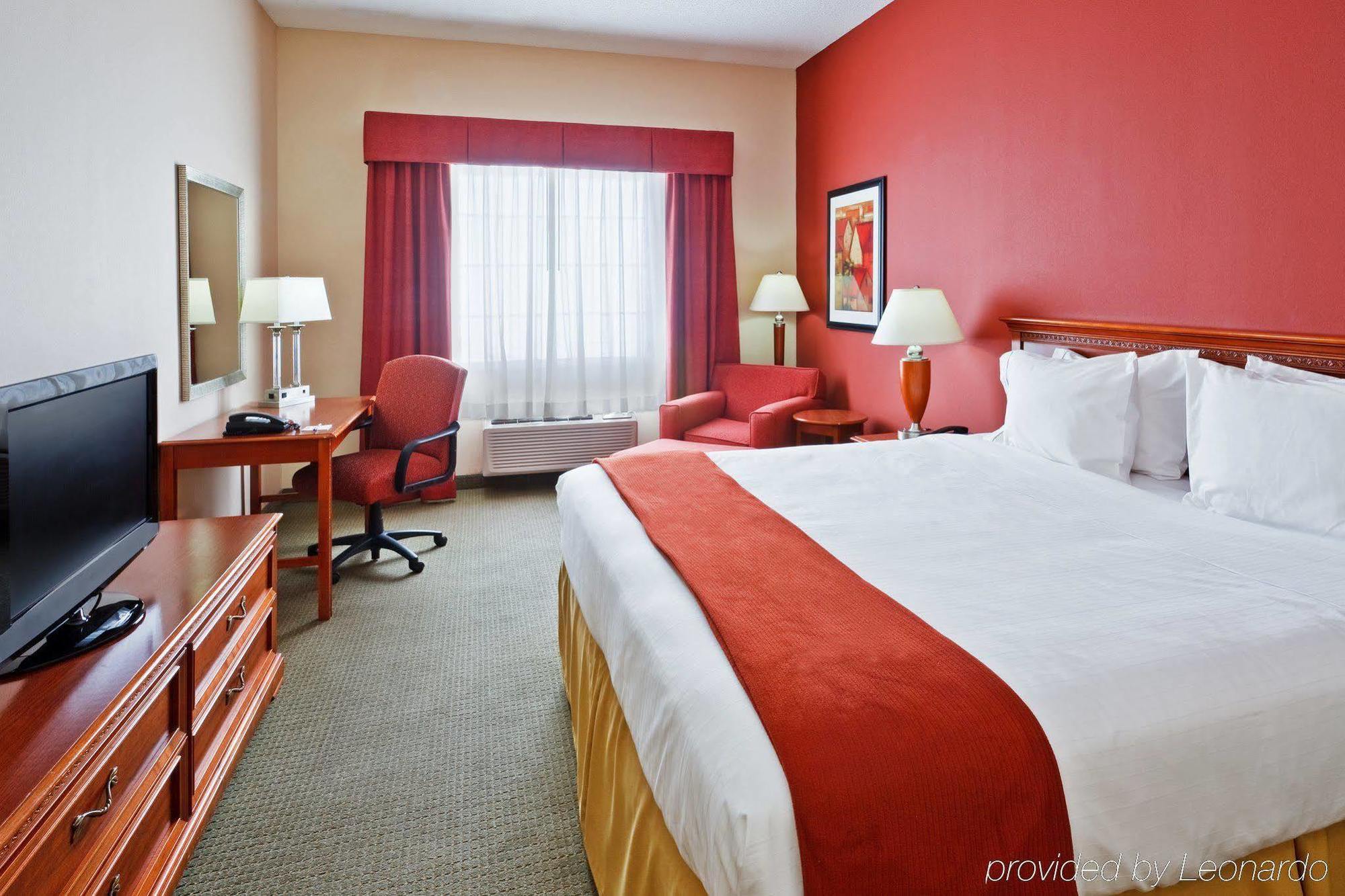 Holiday Inn Express Hotel & Suites Manchester Conference Center By Ihg Экстерьер фото